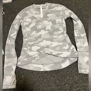 Size 6 lululemon crew neck